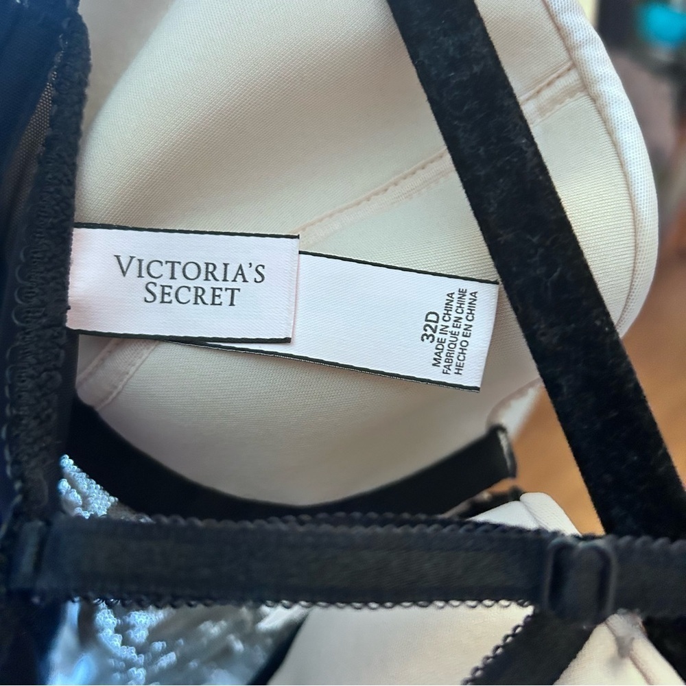 Black and White Lace Bustier Victoria’s Secret Corset 32D excellent condition - Picture 6 of 6